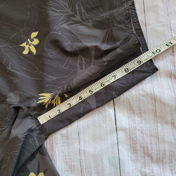 Patagonia Stretch Planing Boardshorts Swim Trunks Leaf Print Mens 40 - Picture 7 of 7